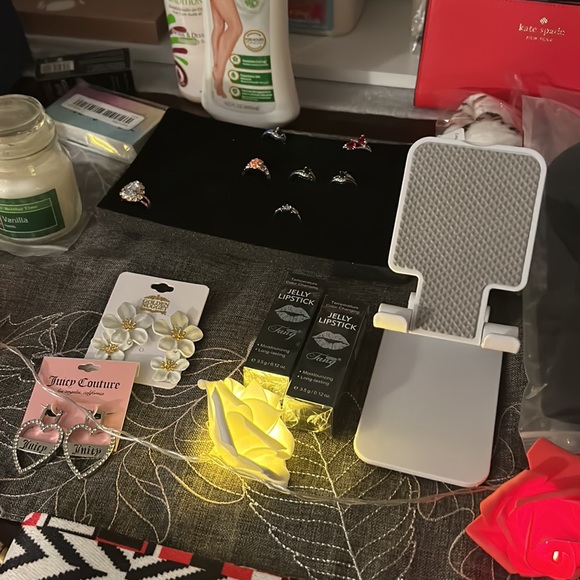 My Live Show! Lots of Unlisted Itemss - Picture 9 of 10